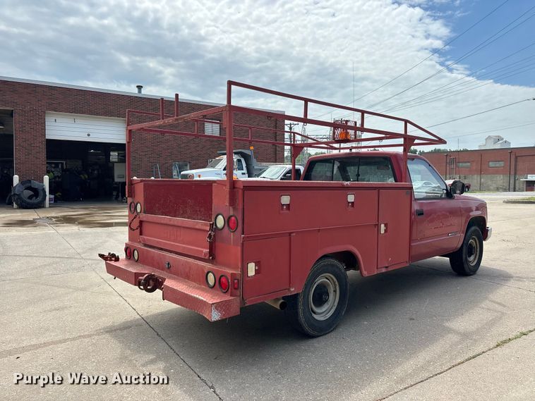 image for item DV4417 1989 Chevrolet C2500 utility bed pickup truck