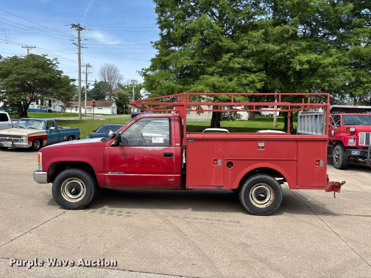 image for item DV4417 1989 Chevrolet C2500 utility bed pickup truck