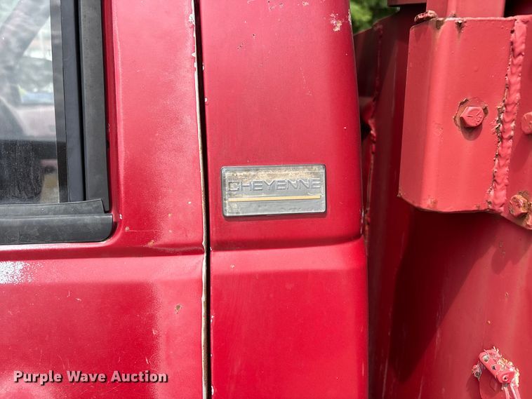 image for item DV4417 1989 Chevrolet C2500 utility bed pickup truck