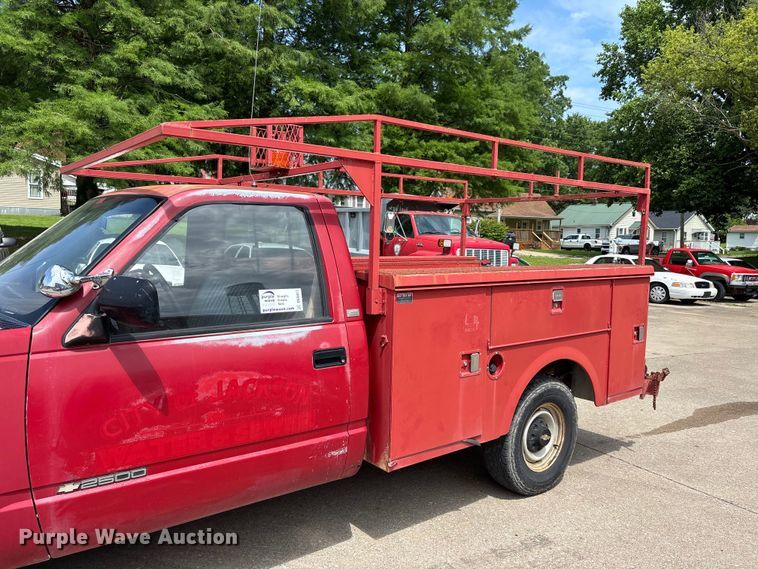 image for item DV4417 1989 Chevrolet C2500 utility bed pickup truck