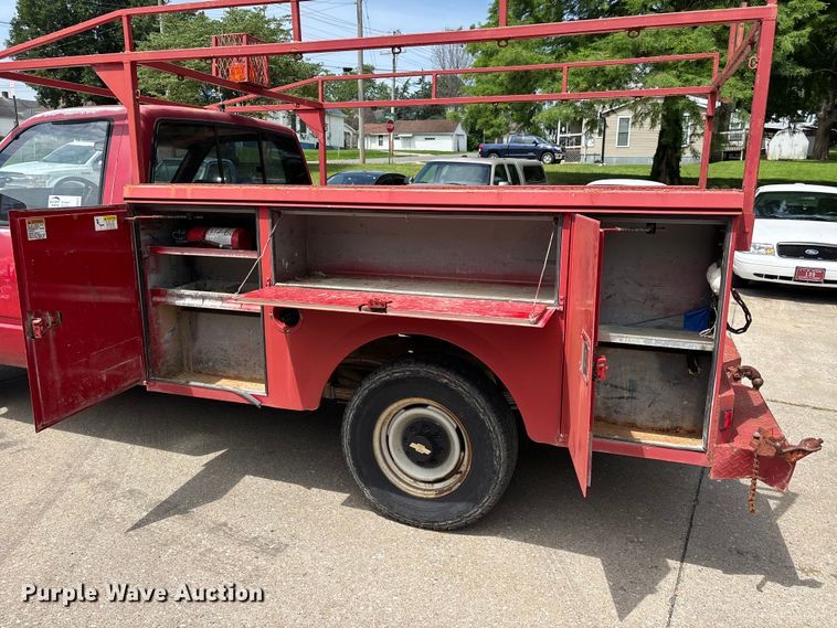 image for item DV4417 1989 Chevrolet C2500 utility bed pickup truck
