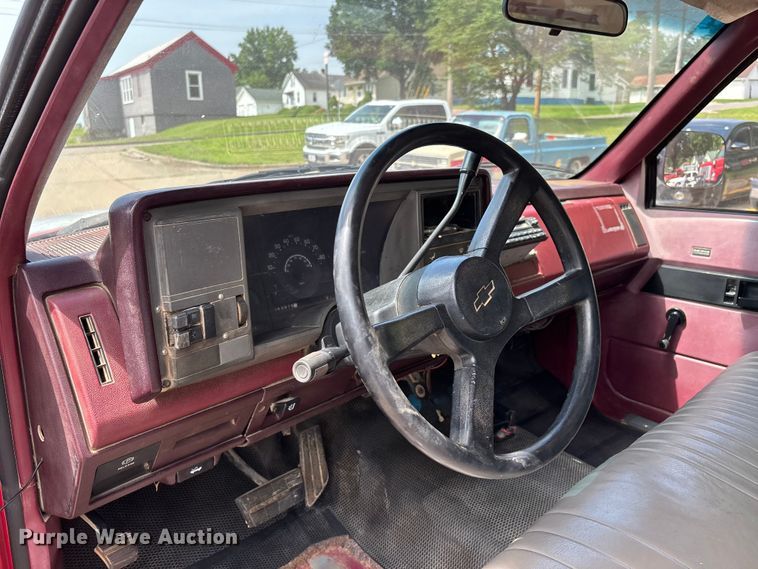 image for item DV4417 1989 Chevrolet C2500 utility bed pickup truck