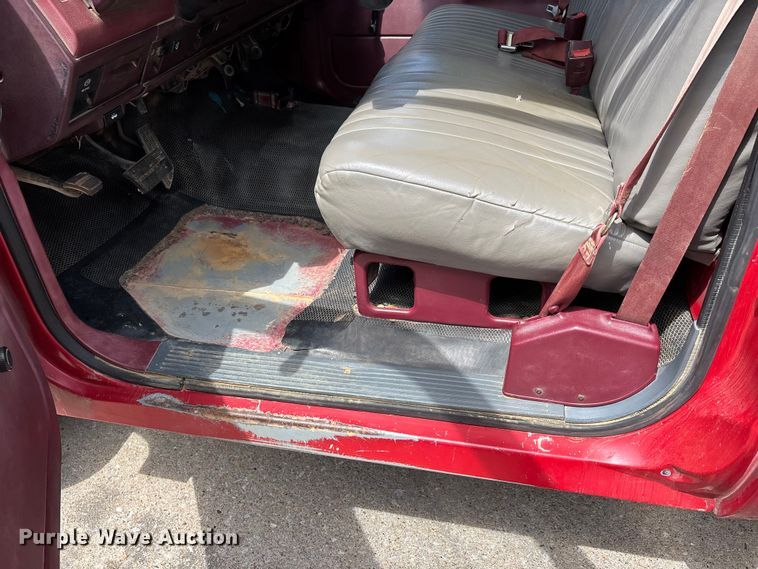 image for item DV4417 1989 Chevrolet C2500 utility bed pickup truck