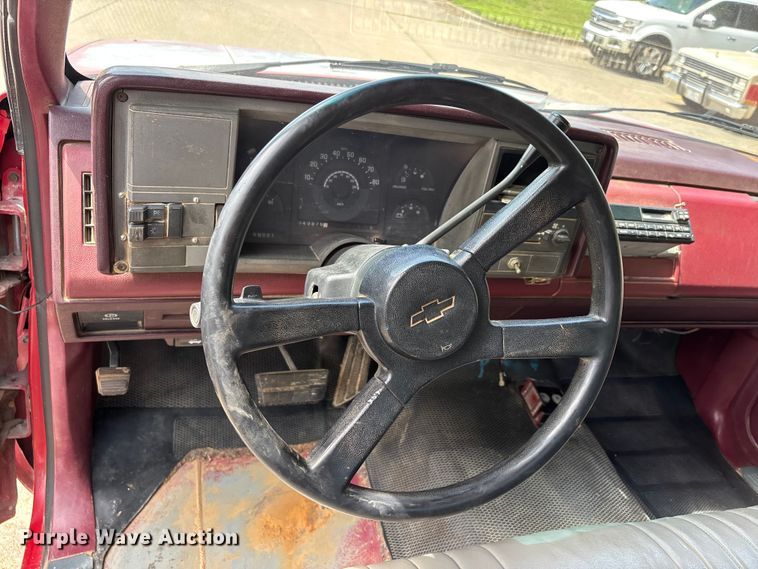 image for item DV4417 1989 Chevrolet C2500 utility bed pickup truck