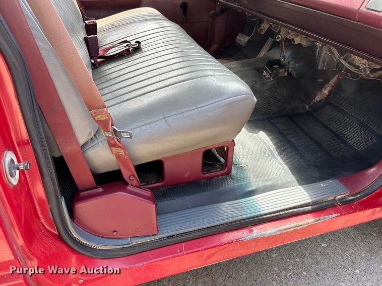 image for item DV4417 1989 Chevrolet C2500 utility bed pickup truck