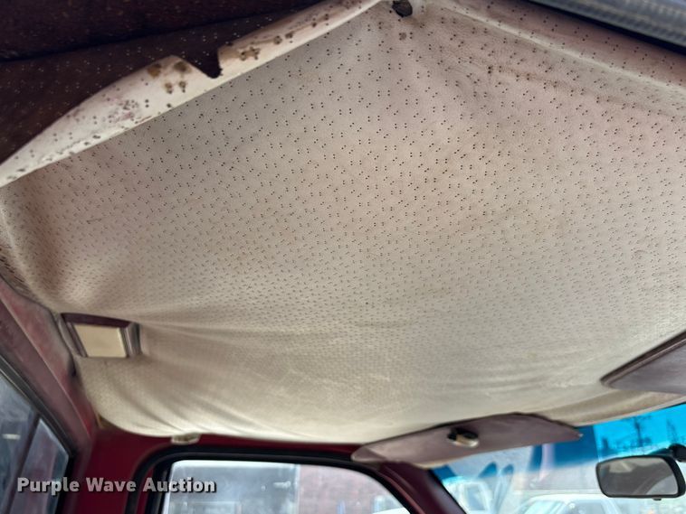 image for item DV4417 1989 Chevrolet C2500 utility bed pickup truck