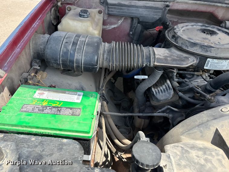 image for item DV4417 1989 Chevrolet C2500 utility bed pickup truck