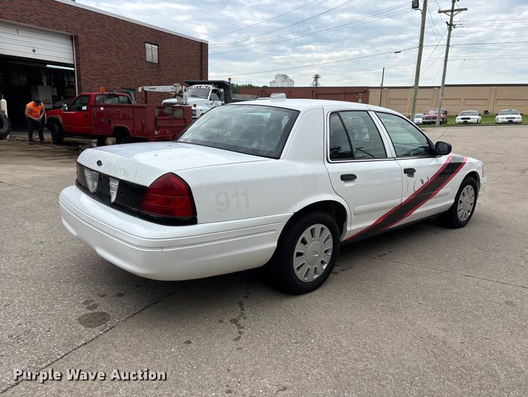 image for item DV4418 2006 Ford Crown Victoria Police Interceptor 
