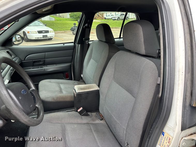 image for item DV4418 2006 Ford Crown Victoria Police Interceptor 