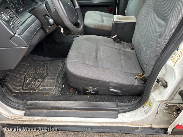 image for item DV4418 2006 Ford Crown Victoria Police Interceptor 