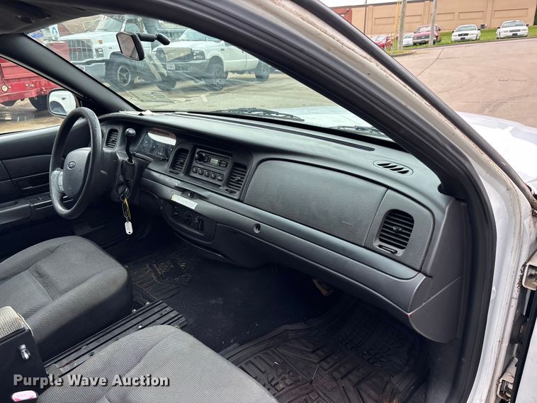 image for item DV4418 2006 Ford Crown Victoria Police Interceptor 