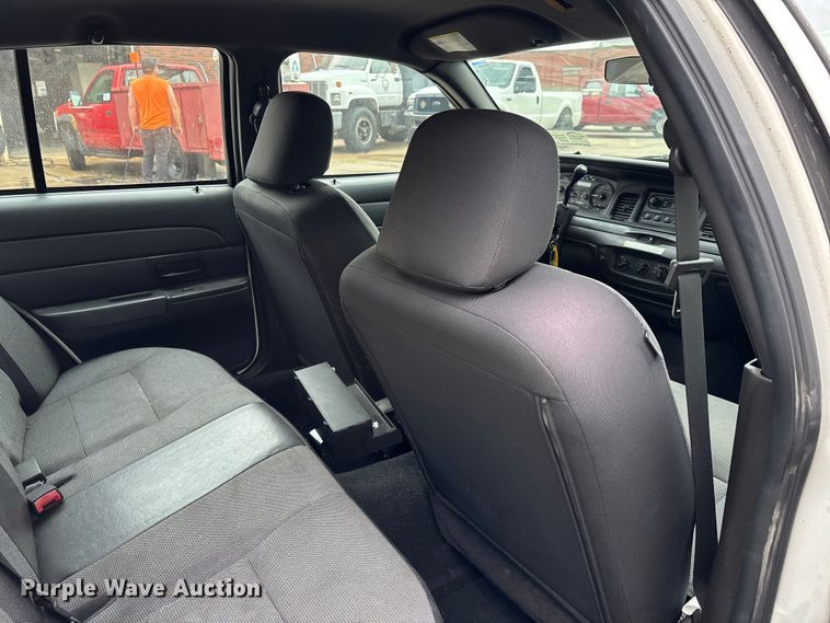 image for item DV4418 2006 Ford Crown Victoria Police Interceptor 