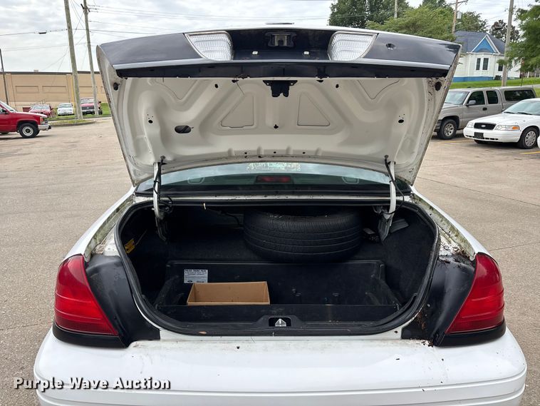 image for item DV4418 2006 Ford Crown Victoria Police Interceptor 