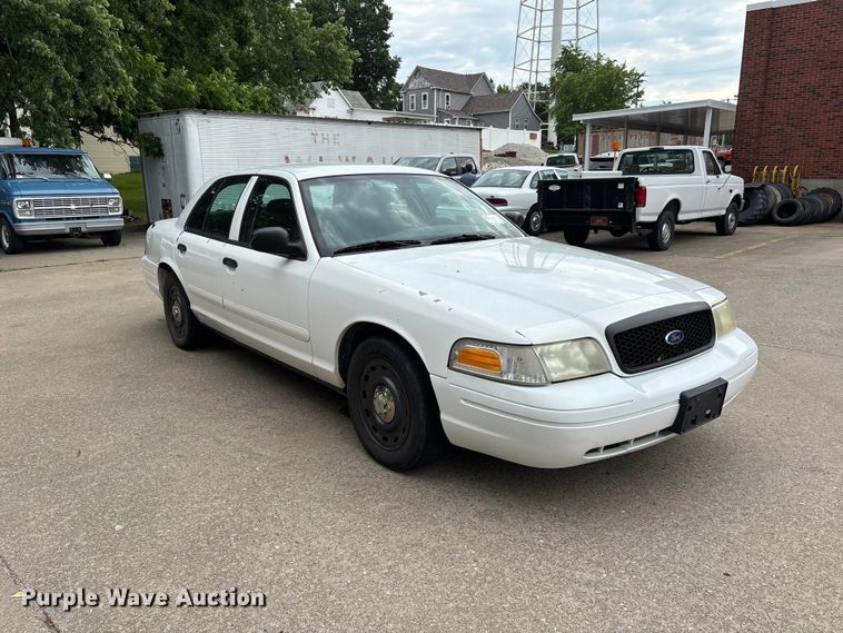 image for item DV4420 2005 Ford Crown Victoria Police Interceptor 