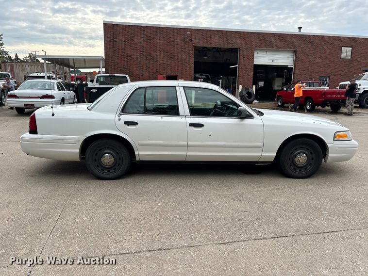 image for item DV4420 2005 Ford Crown Victoria Police Interceptor 