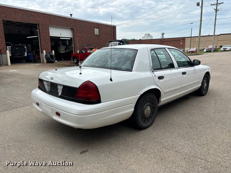 image for item DV4420 2005 Ford Crown Victoria Police Interceptor 