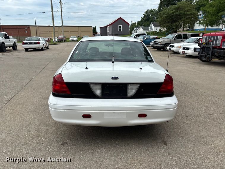 image for item DV4420 2005 Ford Crown Victoria Police Interceptor 