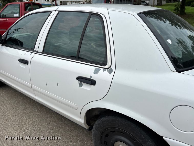 image for item DV4420 2005 Ford Crown Victoria Police Interceptor 