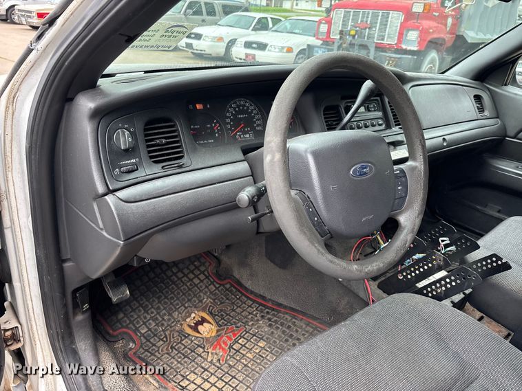 image for item DV4420 2005 Ford Crown Victoria Police Interceptor 