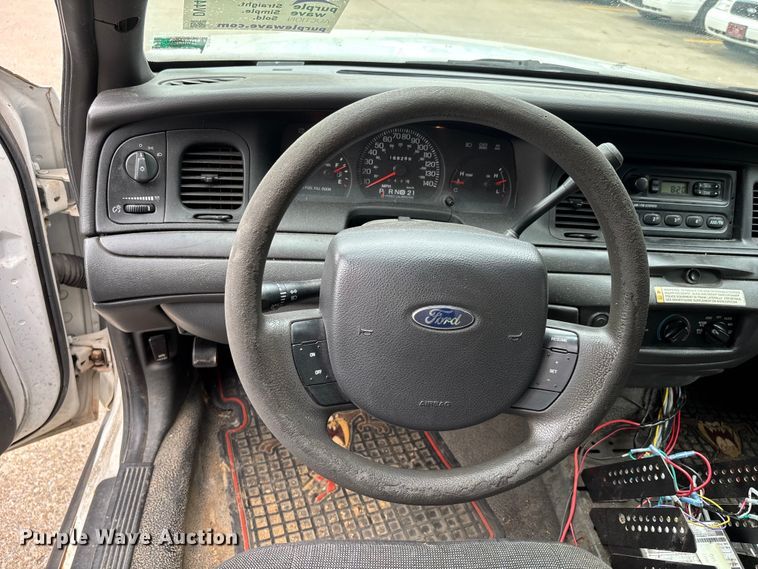image for item DV4420 2005 Ford Crown Victoria Police Interceptor 