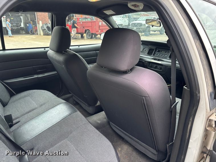 image for item DV4420 2005 Ford Crown Victoria Police Interceptor 