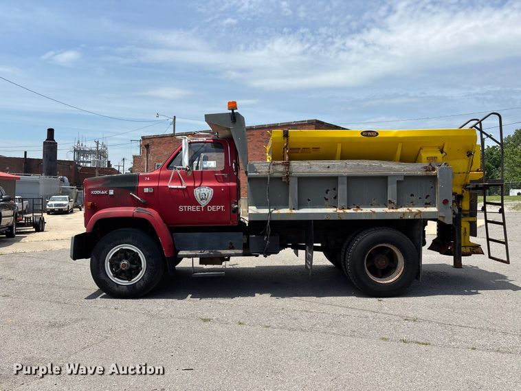 image for item DV4421 1987 Chevrolet C7 dump truck