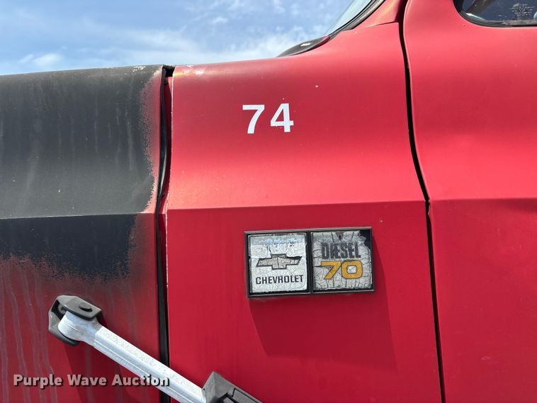 image for item DV4421 1987 Chevrolet C7 dump truck