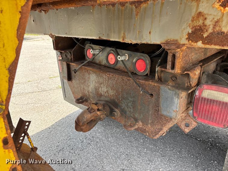 image for item DV4421 1987 Chevrolet C7 dump truck