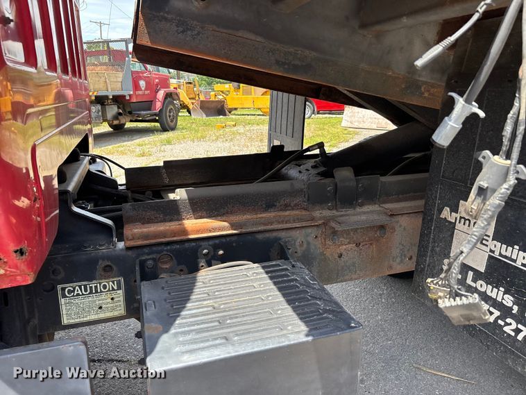 image for item DV4421 1987 Chevrolet C7 dump truck