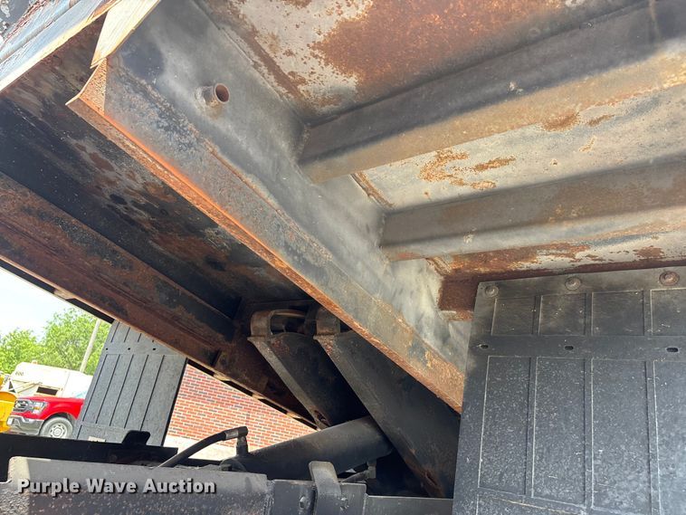 image for item DV4421 1987 Chevrolet C7 dump truck