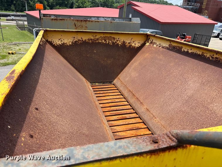 image for item DV4421 1987 Chevrolet C7 dump truck