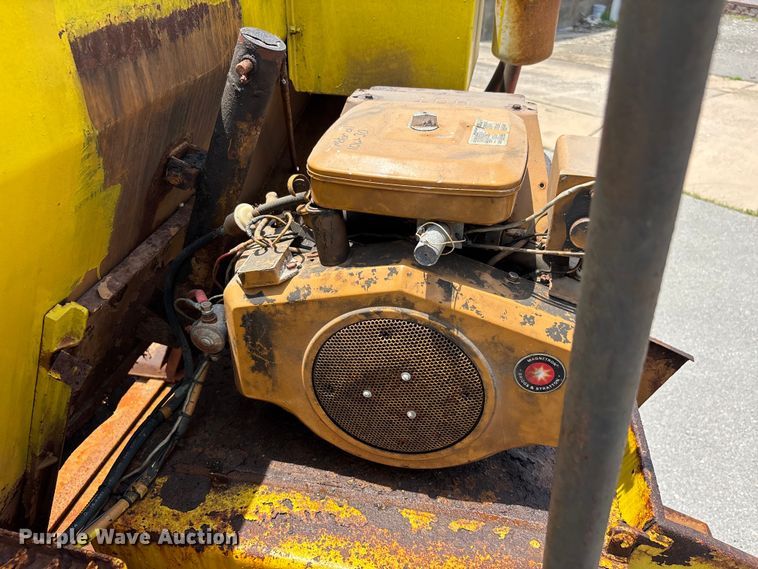 image for item DV4421 1987 Chevrolet C7 dump truck