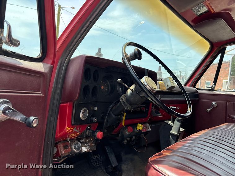 image for item DV4421 1987 Chevrolet C7 dump truck