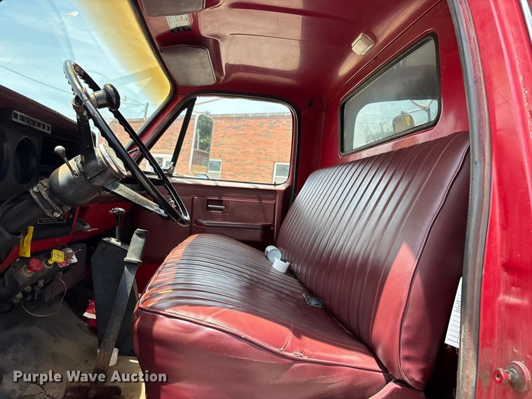 image for item DV4421 1987 Chevrolet C7 dump truck
