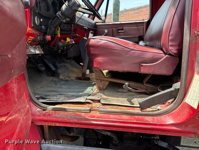 image for item DV4421 1987 Chevrolet C7 dump truck
