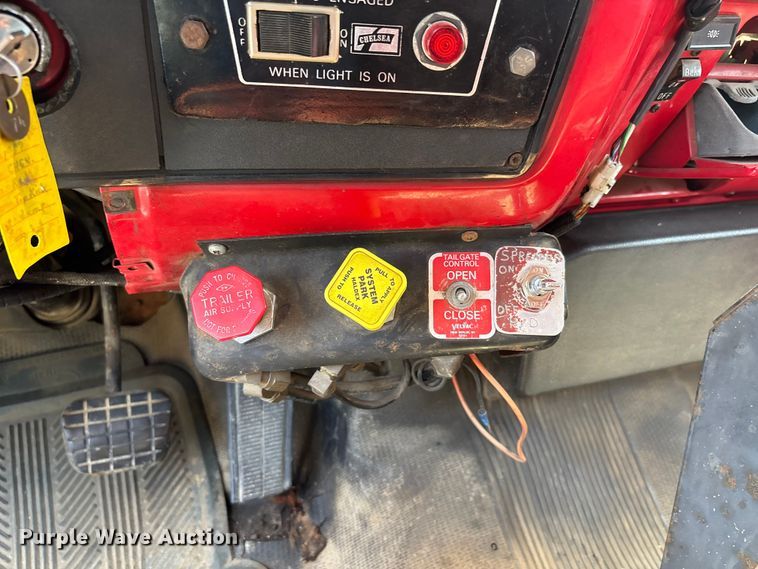 image for item DV4421 1987 Chevrolet C7 dump truck