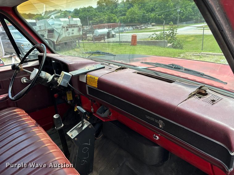 image for item DV4421 1987 Chevrolet C7 dump truck