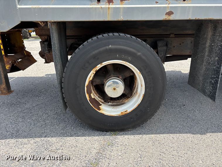 image for item DV4421 1987 Chevrolet C7 dump truck