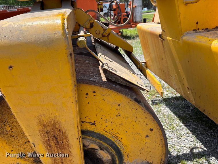image for item DV4423 Hyster double drum roller