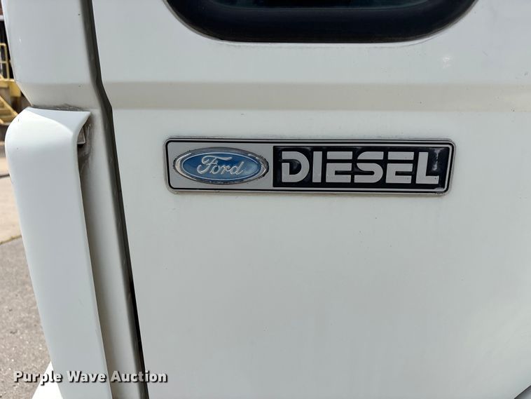 image for item DV4424 1990 Ford CF7000 street sweeper truck