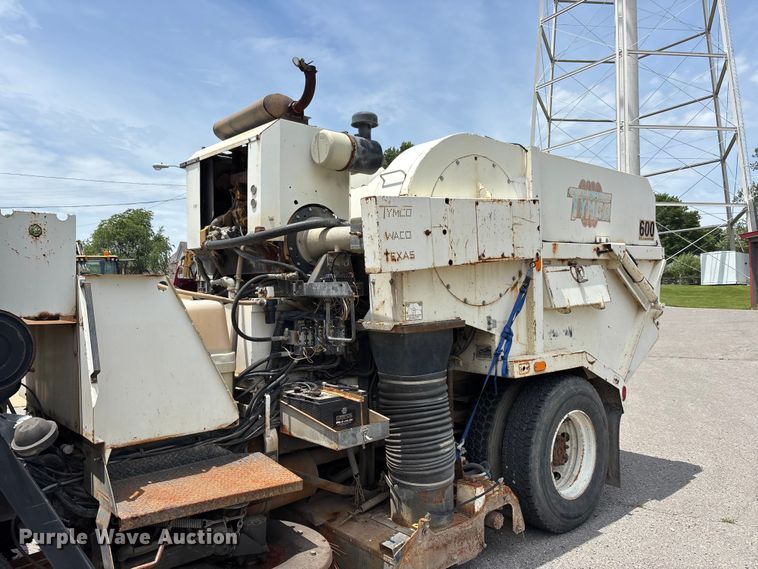 image for item DV4424 1990 Ford CF7000 street sweeper truck