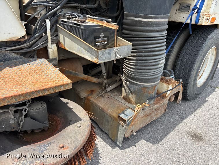 image for item DV4424 1990 Ford CF7000 street sweeper truck