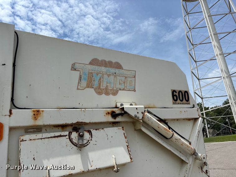 image for item DV4424 1990 Ford CF7000 street sweeper truck
