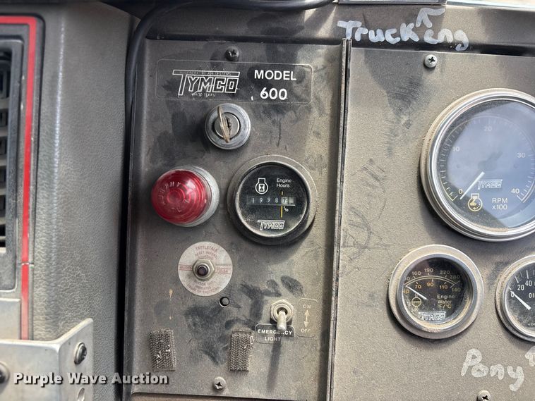 image for item DV4424 1990 Ford CF7000 street sweeper truck