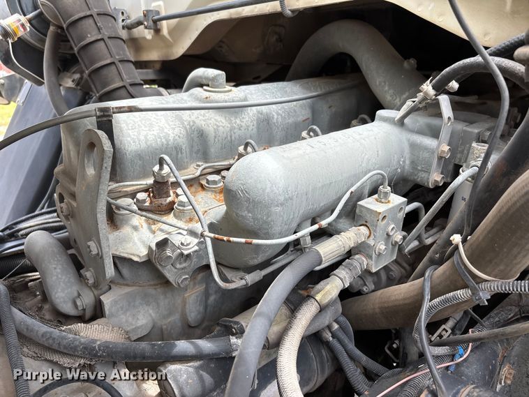 image for item DV4424 1990 Ford CF7000 street sweeper truck