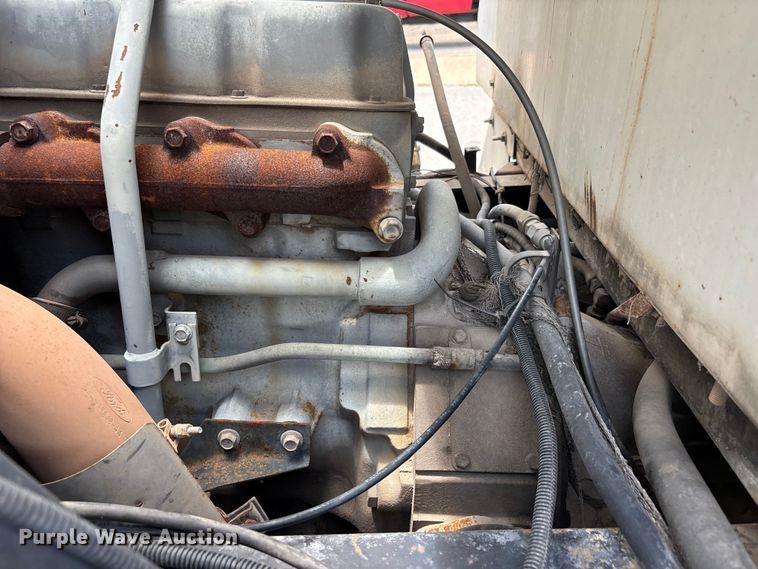 image for item DV4424 1990 Ford CF7000 street sweeper truck