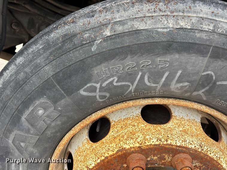 image for item DV4424 1990 Ford CF7000 street sweeper truck