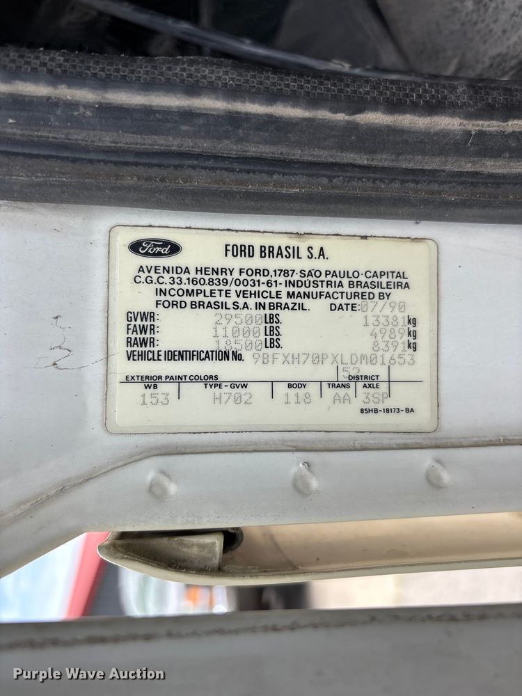 image for item DV4424 1990 Ford CF7000 street sweeper truck