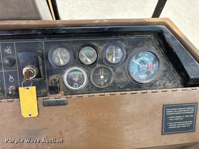 image for item DV4427 1989 Caterpillar 416 backhoe