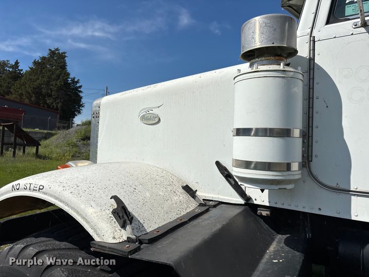 image for item DV4434 1994 Peterbilt 357 liquid manure spreader